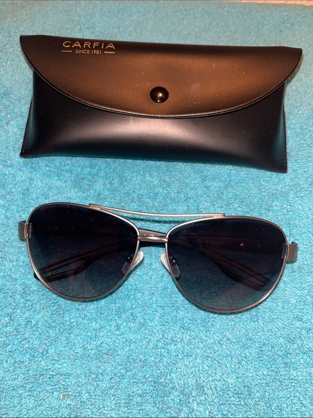 Carfia Black Aviator Sunglasses with Case